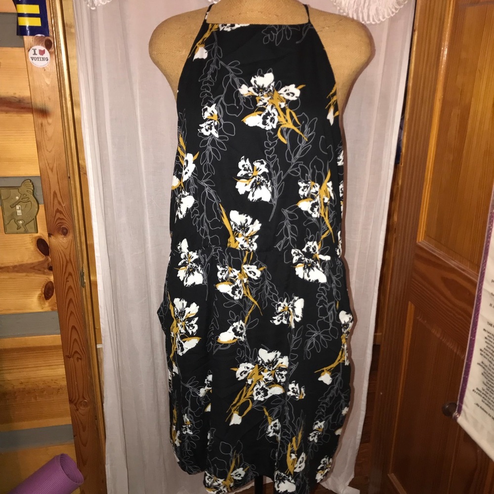 Black and yellow floral dress WITH POCKETS